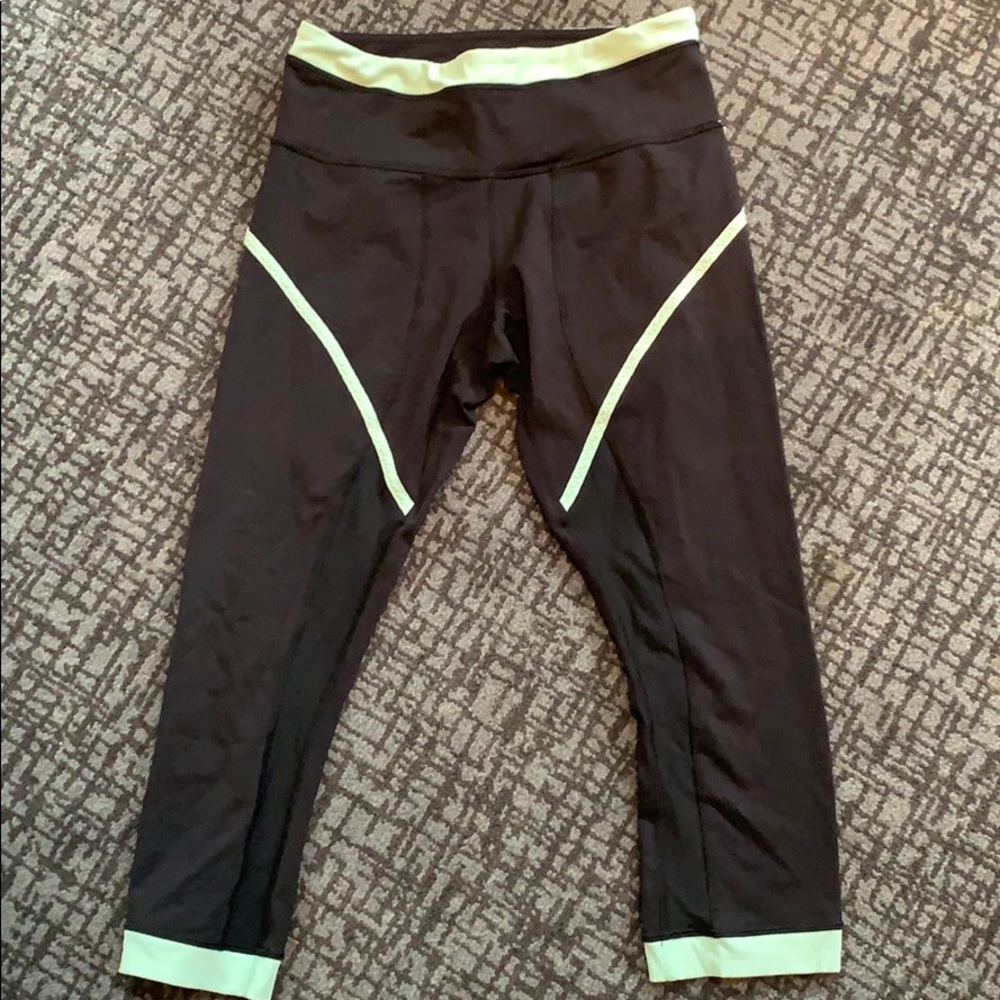 Lululemon black cropped leggings with mint detail